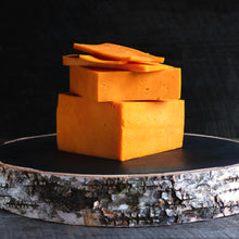 Charger l'image dans la galerie, Fromage CHEDDAR FRAIS - Fromagerie Roy